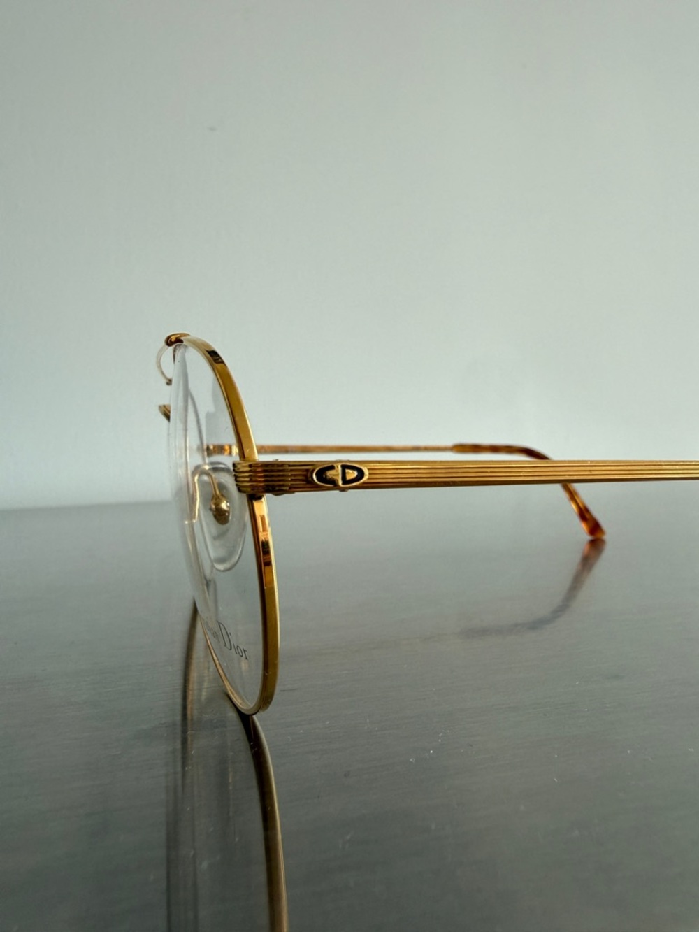 80’s Vintage Dior Gold aviator Glasses with Tortoiseshell Temples - Picture 10 of 14